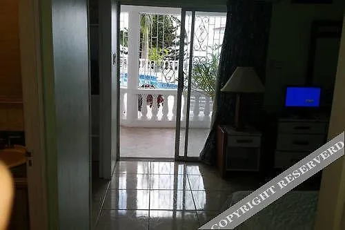 *** Hotel Chateau De La Rose Bed And Breakfast Montego Bay Jamaica
