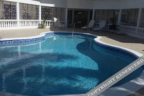 Chateau De La Rose Bed And Breakfast Montego Bay