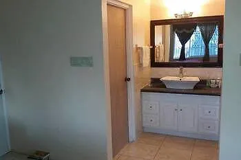 Chateau De La Rose Bed And Breakfast Montego Bay Jamaica