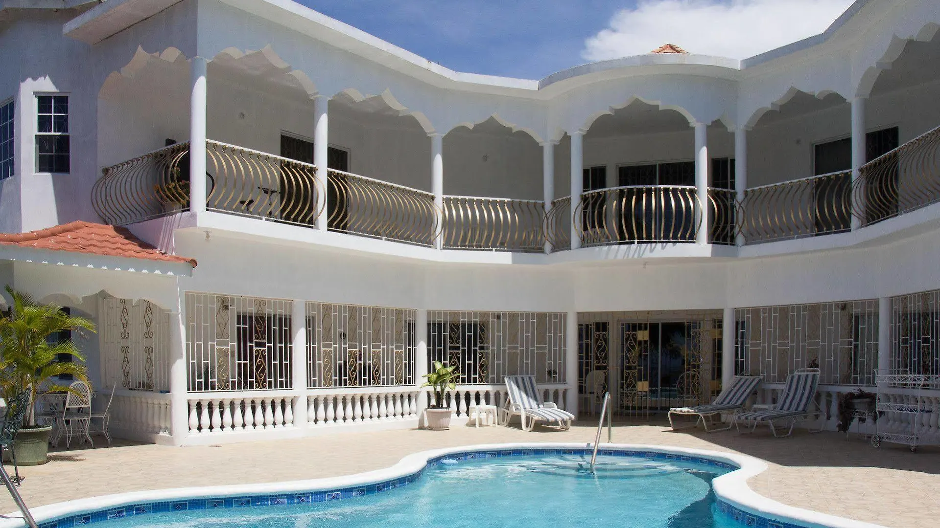 *** Hotel Chateau De La Rose Bed And Breakfast Montego Bay Jamaica