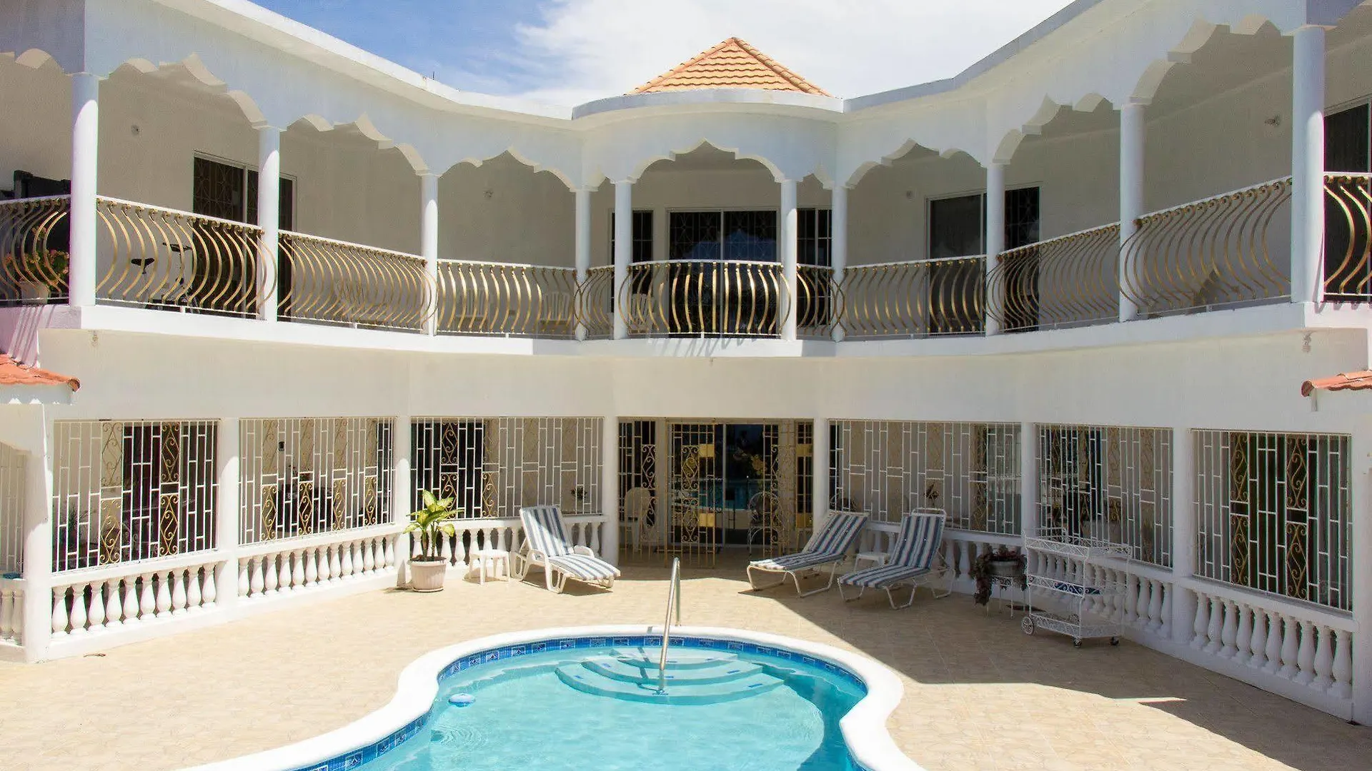 Chateau De La Rose Bed And Breakfast Montego Bay Hotel